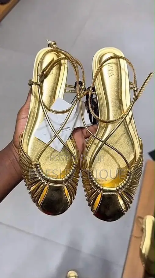 *Stylish Zara Strap Flat Sandal*