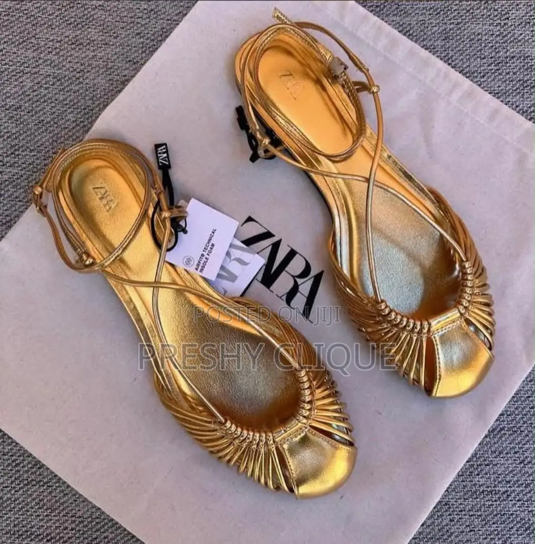 *Stylish Zara Strap Flat Sandal*