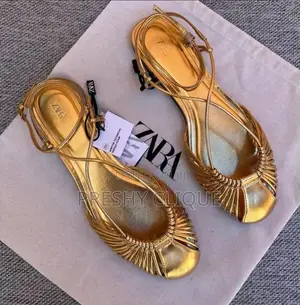 *Stylish Zara Strap Flat Sandal*