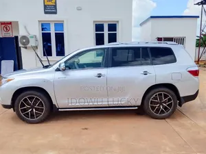 Toyota Highlander 3.5L 4WD 2013 Silver
