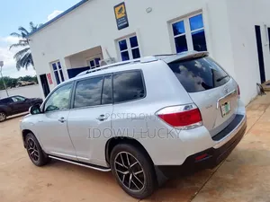 Toyota Highlander 3.5L 4WD 2013 Silver
