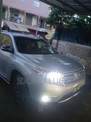 Toyota Highlander 3.5L 4WD 2013 Silver