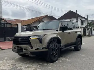Lexus GX 2025 Gold