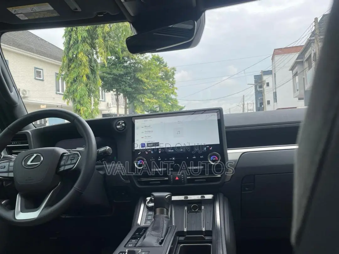 Lexus GX 2025 Gold