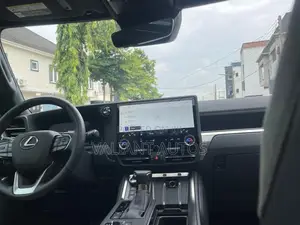 Lexus GX 2025 Gold