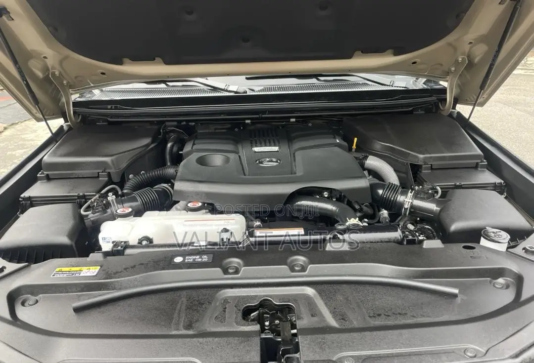 Lexus GX 2025 Gold