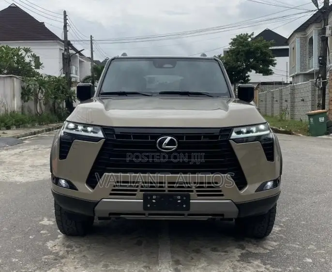 Lexus GX 2025 Gold