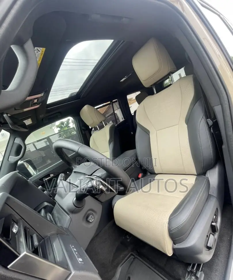 Lexus GX 2025 Gold
