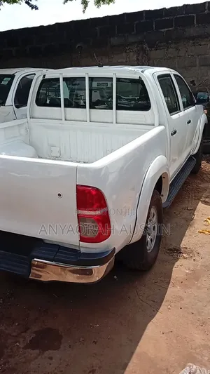 Toyota Hilux 2014 White