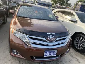 Toyota Venza AWD 2011 Brown