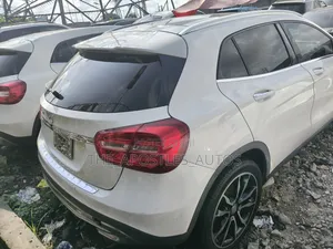 Mercedes-Benz GLA 250 2016 White