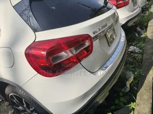 Mercedes-Benz GLA 250 2017 Off white