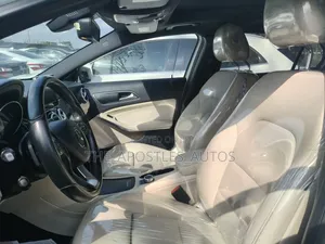 Mercedes-Benz GLA 250 2015 Off white