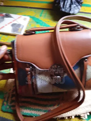 Women's Large-capacity Anti-theft Flip-top Handbag