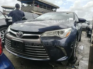Toyota Camry 2016 Blue