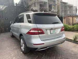 Mercedes-Benz M Class ML350 4MATIC 4dr SUV AWD (3.5L 6cyl 7A) 2014 Gray
