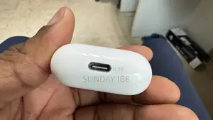 Apple Airpods 4