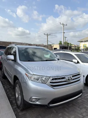 Toyota Highlander 2013 Silver