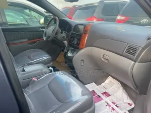 Toyota Sienna 2009 Gray