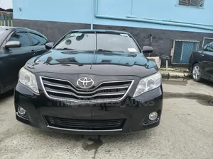 Toyota Camry 2011 Off white