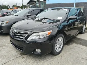 Toyota Camry 2011 Off white