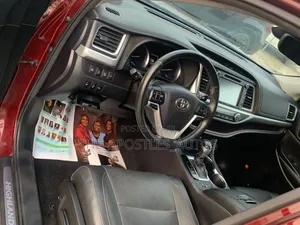Toyota Highlander 2018 Burgundy