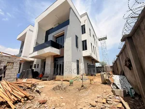 5bdrm Duplex in Gwarinpa for sale
