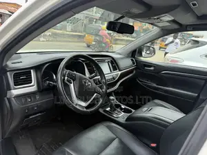 Toyota Highlander Limited 4dr SUV AWD (3.5L 6cyl 6A) 2015 White