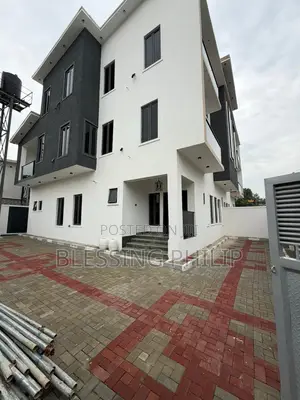 4bdrm Duplex in Wuse for sale