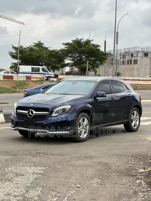 Mercedes-Benz GLA 250 2019 Blue