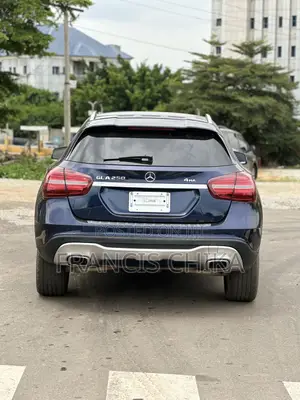Mercedes-Benz GLA 250 2019 Blue