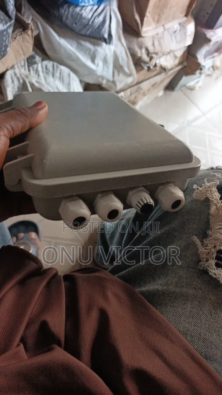 1*8 Splitter Box