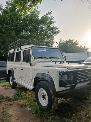 Land Rover Defender 2002 White