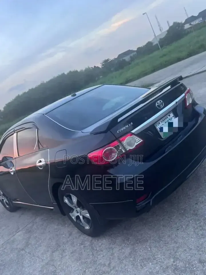 Toyota Corolla 2012 Black