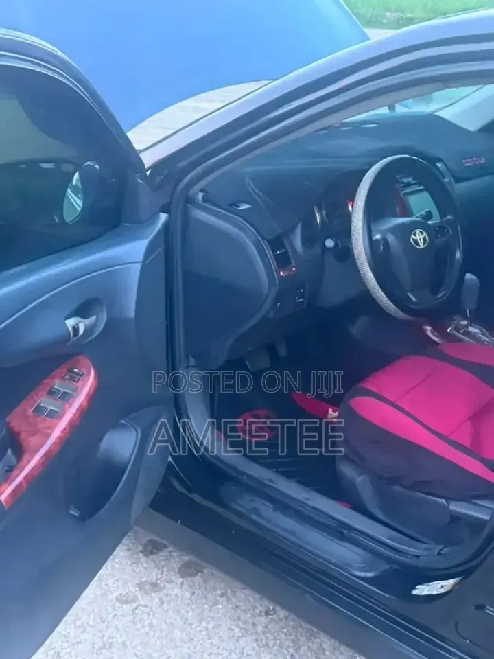 Toyota Corolla 2012 Black