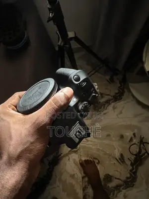 Canon R10 With Kit and Ef-R Adapter