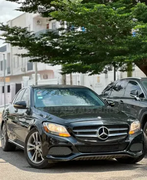 Mercedes-Benz C300 2016 Black