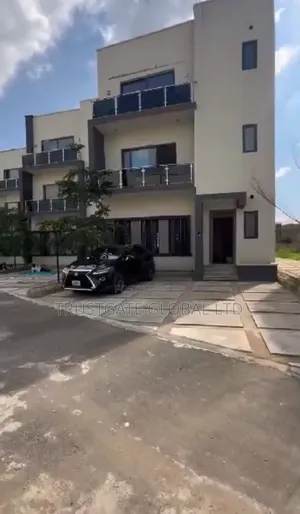 Furnished 5bdrm Duplex in Idu for sale