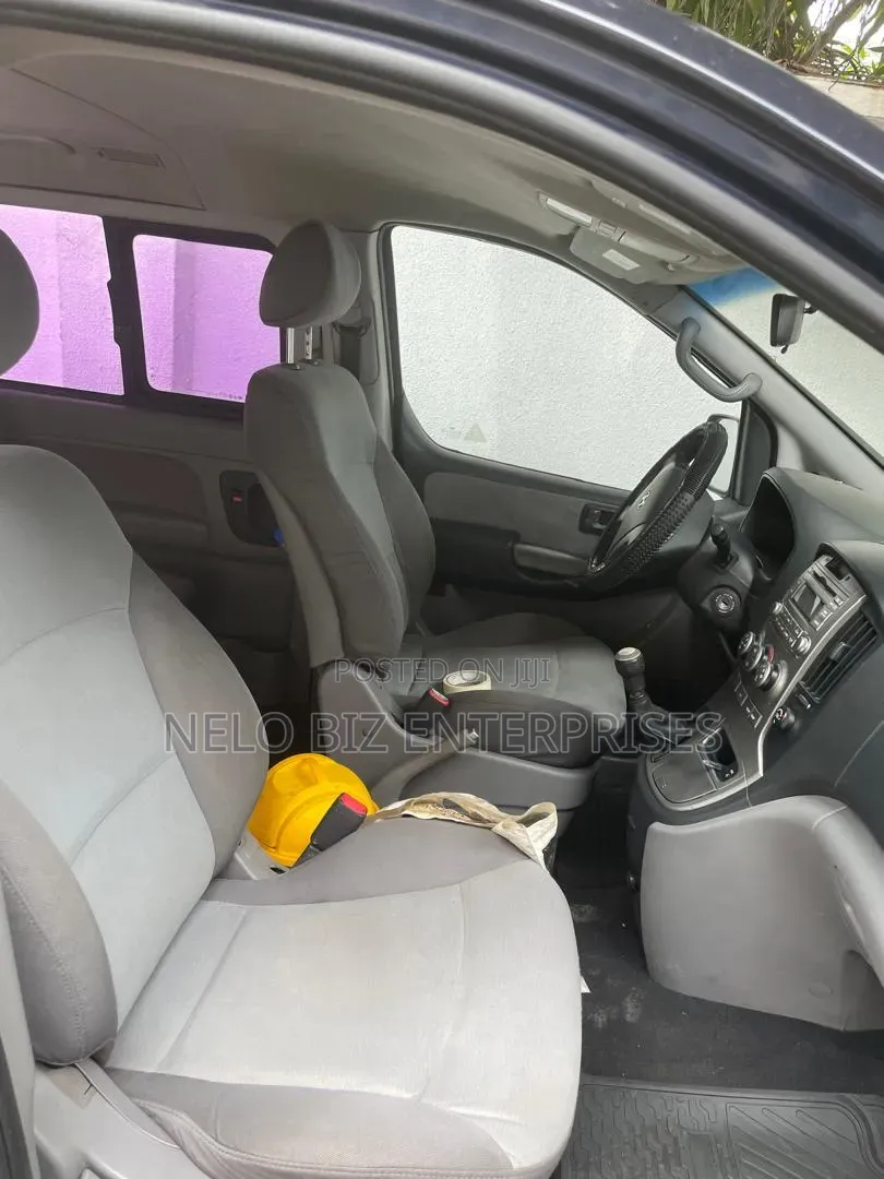 Hyundai H1 2014 Blue