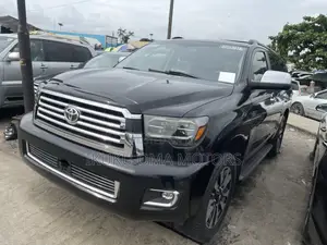 Toyota Sequoia Platinum 4dr SUV 4WD (5.7L 8cyl 6A) 2014 Black