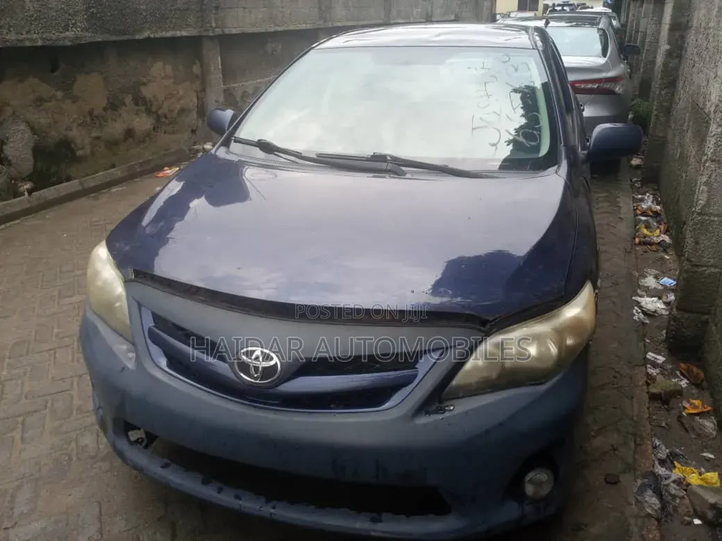 Toyota Corolla 2012 Blue