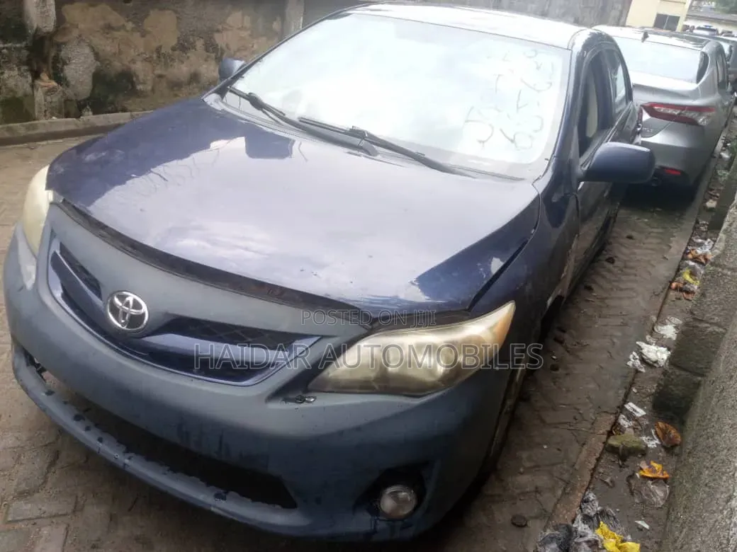 Toyota Corolla 2012 Blue