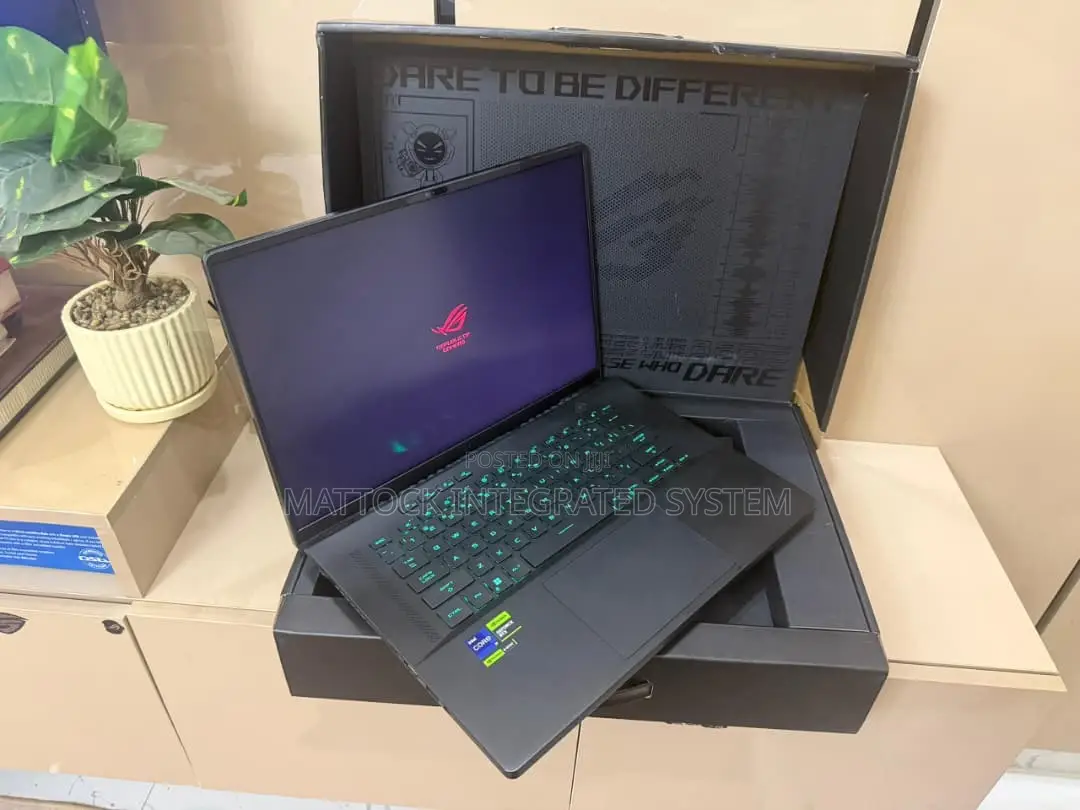 Laptop Asus ROG Zephyrus M16 32GB Intel Core i9 SSD 1T