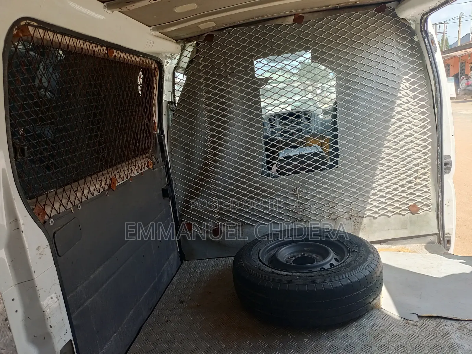 Nissan Caravan (Urvan) 2005 White