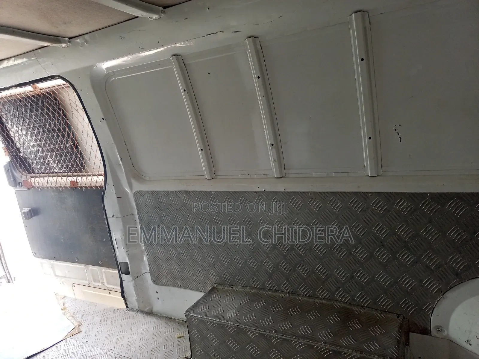 Nissan Caravan (Urvan) 2005 White