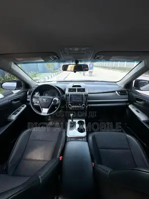 Toyota Camry SE Sport 4dr Sedan w/Prod. End 11/13 (2.5L 4cyl 6A) 2014