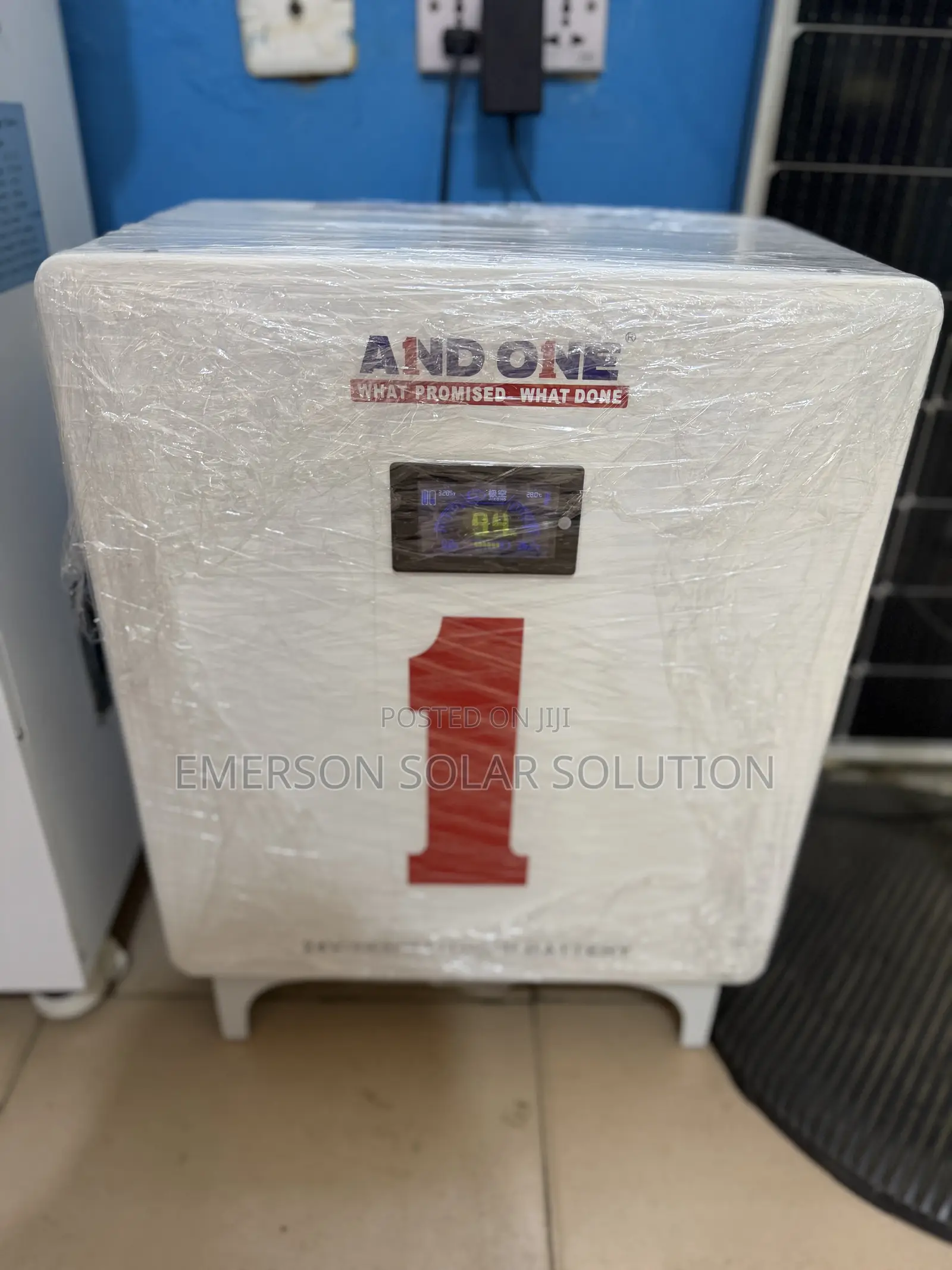 8kwh 24v and One Lithium Battery