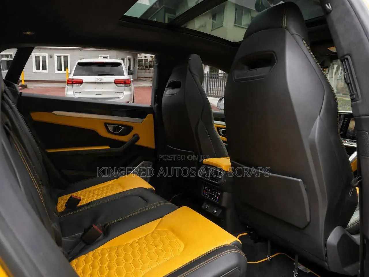 Lamborghini Urus Base 2019 Yellow
