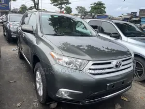 Toyota Highlander Limited 3.5l 4WD 2013 Green