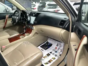 Toyota Highlander Limited 3.5l 4WD 2013 Green